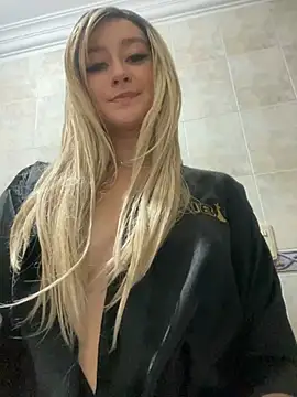 Snapshot of MaryDeniro chatting on February 2025 05:13:02 AM MaryDeniro online show from February 2025 05:13:02 AM