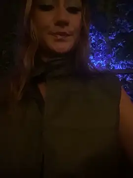 Snapshot of MaryDeniro chatting on February 2025 03:37:01 AM MaryDeniro online show from February 2025 03:37:01 AM