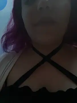 Snapshot of PurpleHaze17 chatting on March 2025 04:38:02 AM PurpleHaze17 online show from March 2025 04:38:02 AM