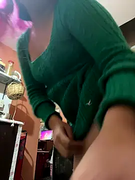 Snapshot of PurpleHaze17 chatting on October 2025 06:05:01 PM PurpleHaze17 online show from October 2025 06:05:01 PM