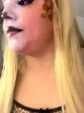 Snapshot of PurpleHaze17 chatting on October 2025 04:46:01 AM PurpleHaze17 online show from October 2025 04:46:01 AM