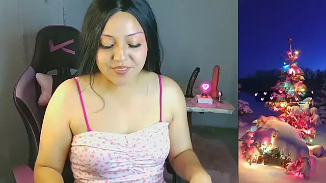 Snapshot of PurpleHaze17 chatting on December 2025 02:27:01 AM PurpleHaze17 online show from December 2025 02:27:01 AM