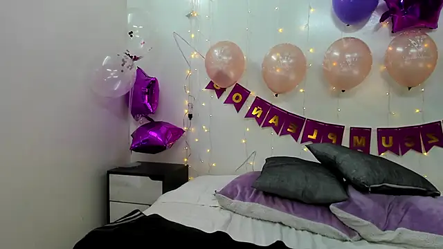 miel gomez online show from December 2024 05:33:02 PM