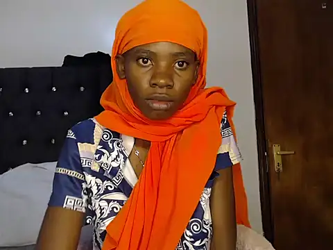 Sexyprecious01 online show from October 2025 07:40:01 AM