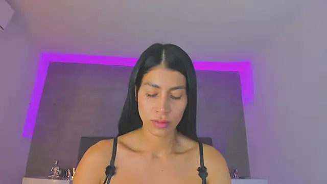 Snapshot of jasminehill_ chatting on February 2025 08:31:02 PM jasminehill  online show from February 2025 08:31:02 PM
