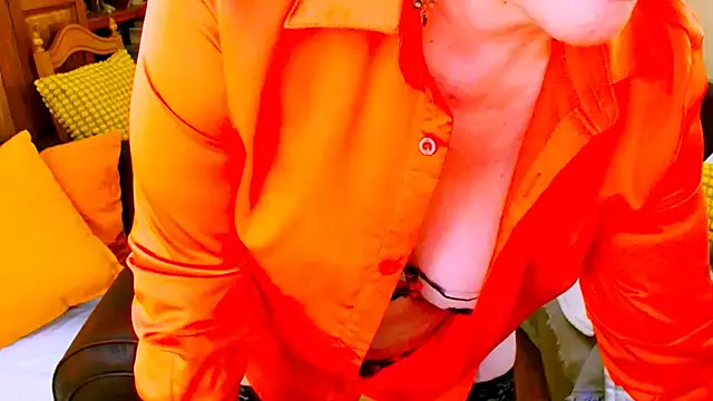 Snapshot of GattonaBiondona chatting on October 2025 08:04:01 AM GattonaBiondona online show from October 2025 08:04:01 AM