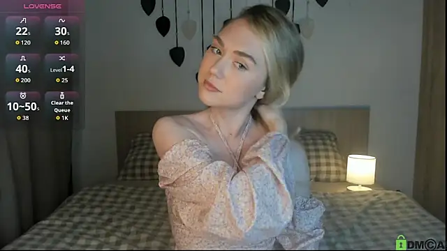 Snapshot of TheVanessaMaes chatting on October 2025 08:31:02 PM TheVanessaMaes online show from October 2025 08:31:02 PM