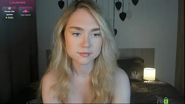 Snapshot of TheVanessaMaes chatting on October 2025 07:21:02 PM TheVanessaMaes online show from October 2025 07:21:02 PM