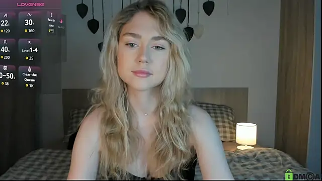 Snapshot of TheVanessaMaes chatting on November 2025 11:43:02 PM TheVanessaMaes online show from November 2025 11:43:02 PM