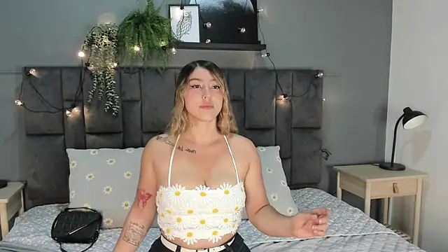 LilithSmith  online show from September 2025 11:37:02 AM