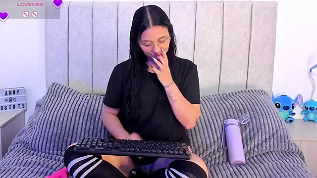 Snapshot of anny_roberts chatting on November 2025 11:13:01 PM anny roberts online show from November 2025 11:13:01 PM