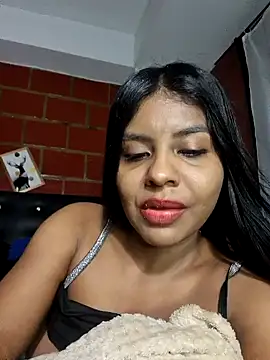 Snapshot of michelleoliver chatting on December 2024 08:20:01 AM michelleoliver online show from December 2024 08:20:01 AM