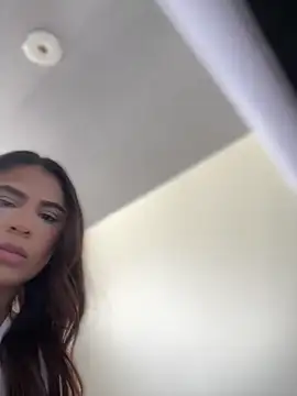 HaileyBaldwin online show from December 2024 04:42:01 PM