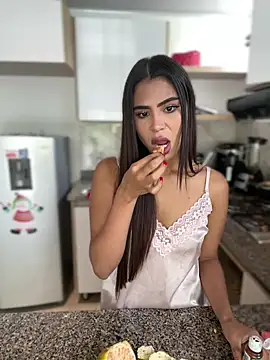 HaileyBaldwin online show from January 2025 07:18:02 PM