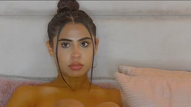 HaileyBaldwin online show from January 2025 03:43:01 AM