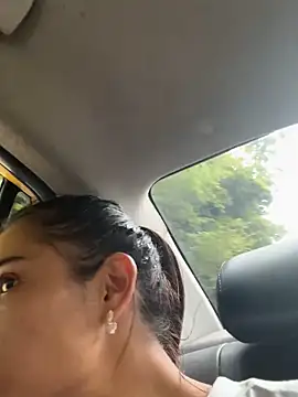 HaileyBaldwin online show from February 2025 06:37:02 PM