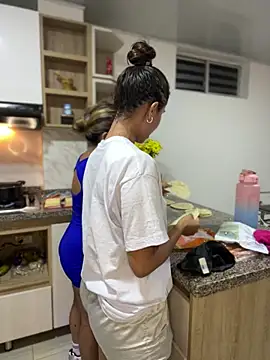 HaileyBaldwin online show from February 2025 02:15:01 AM