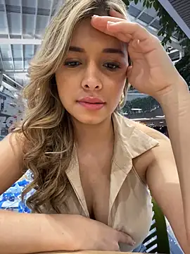 Snapshot of carolina__star chatting on December 2024 11:28:02 PM carolina star online show from December 2024 11:28:02 PM