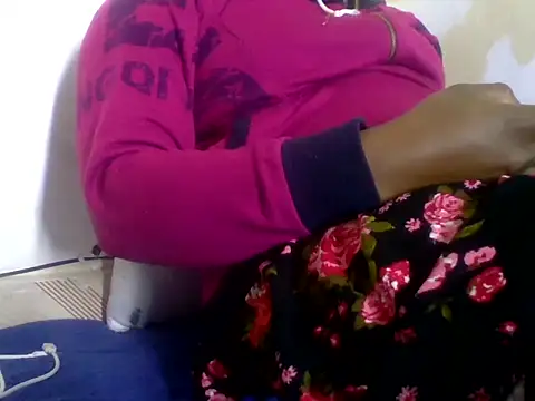 Snapshot of Hot-zeenah chatting on October 2025 06:56:02 AM Hot-zeenah online show from October 2025 06:56:02 AM