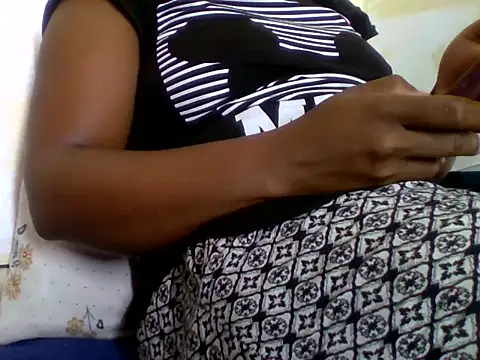 Snapshot of Hot-zeenah chatting on October 2025 06:12:01 AM Hot-zeenah online show from October 2025 06:12:01 AM