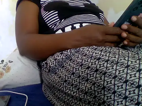 Snapshot of Hot-zeenah chatting on November 2025 07:36:02 PM Hot-zeenah online show from November 2025 07:36:02 PM