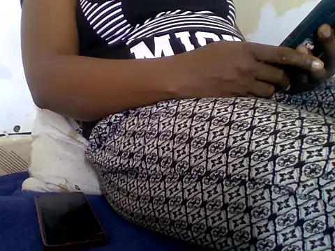 Snapshot of Hot-zeenah chatting on November 2025 09:53:02 AM Hot-zeenah online show from November 2025 09:53:02 AM