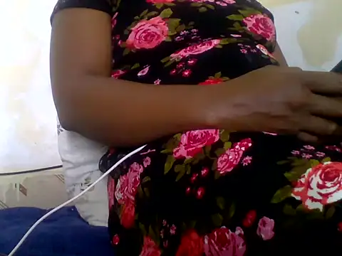 Snapshot of Hot-zeenah chatting on November 2025 06:52:01 PM Hot-zeenah online show from November 2025 06:52:01 PM