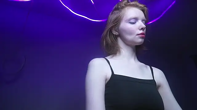 Snapshot of ginger_hugs chatting on September 2025 10:04:01 PM ginger hugs online show from September 2025 10:04:01 PM