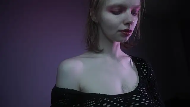 Snapshot of ginger_hugs chatting on October 2025 10:10:01 PM ginger hugs online show from October 2025 10:10:01 PM