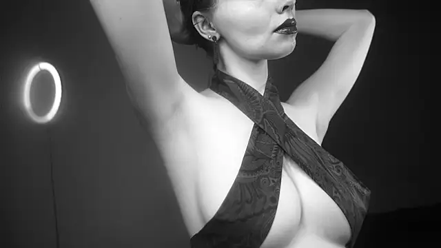 Snapshot of ginger_hugs chatting on October 2025 10:19:01 PM ginger hugs online show from October 2025 10:19:01 PM