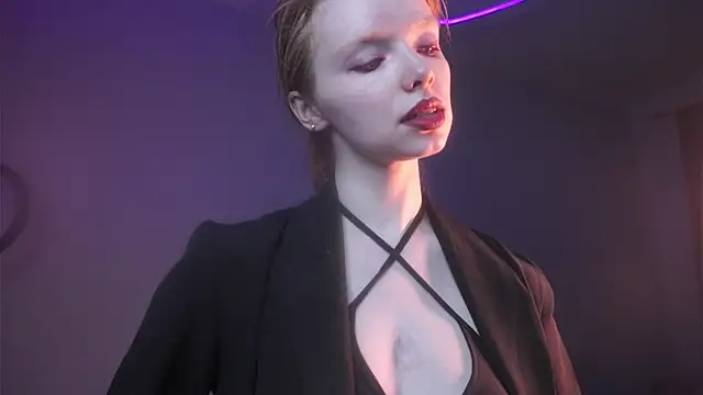 Snapshot of ginger_hugs chatting on October 2025 10:06:02 PM ginger hugs online show from October 2025 10:06:02 PM