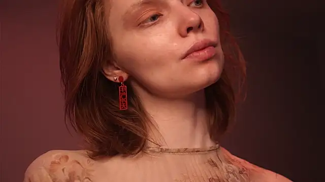 Snapshot of ginger_hugs chatting on November 2025 10:10:02 PM ginger hugs online show from November 2025 10:10:02 PM