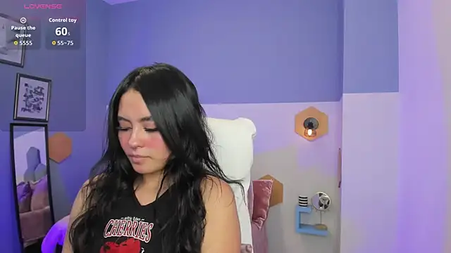 Chloe fischer  online show from October 2025 02:54:01 PM