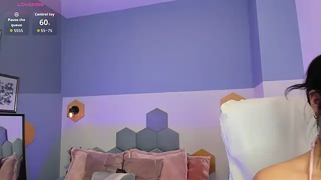 Chloe fischer  online show from October 2025 02:53:01 PM