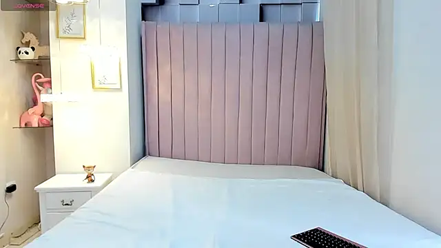 LisbethMoore  online show from December 2024 12:38:02 PM