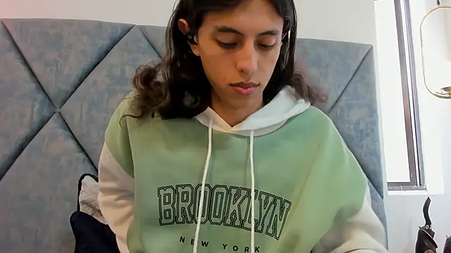 FreyaMoller online show from October 2025 06:49:02 PM