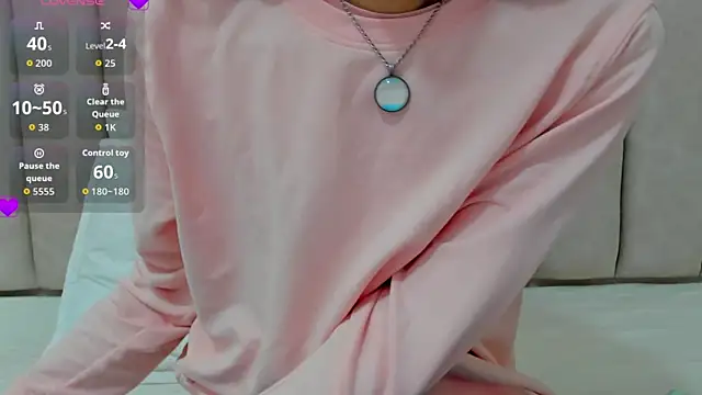 FreyaMoller online show from October 2025 07:00:01 PM