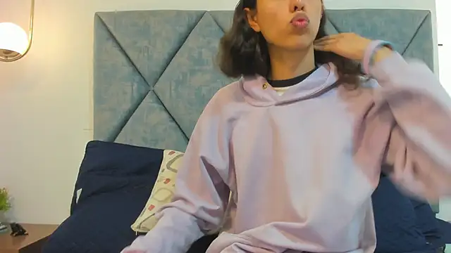 FreyaMoller online show from October 2025 05:35:02 PM