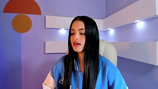 EmilyWalker11 online show from December 2024 04:10:02 AM