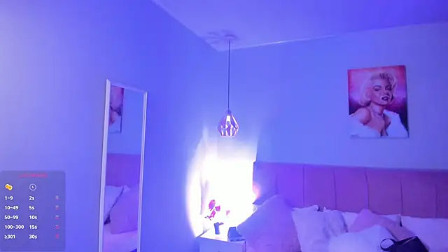 sophie alice  online show from October 2025 01:01:01 PM