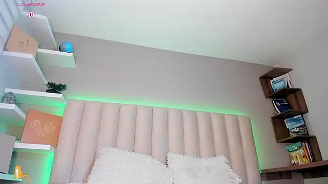 Sally  Walker online show from October 2025 03:07:01 AM