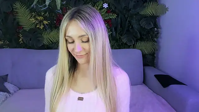 Snapshot of Horny_Blond chatting on November 2025 09:09:01 AM Horny Blond online show from November 2025 09:09:01 AM