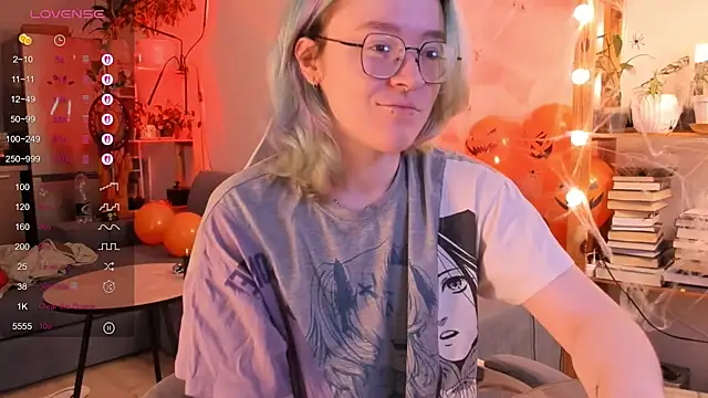 alisahug online show from October 2025 08:35:01 AM