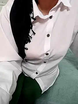 Snapshot of _Sahra_ chatting on December 2024 01:46:01 PM Sahra online show from December 2024 01:46:01 PM