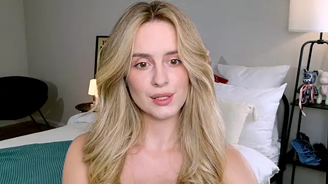 RozzitaBedberry online show from October 2025 01:21:01 PM