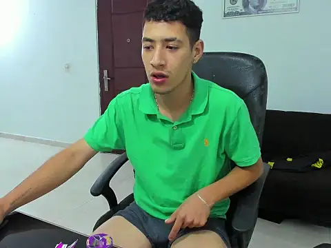 Snapshot of Chandler_ken chatting on October 2025 08:46:02 AM Chandler ken online show from October 2025 08:46:02 AM