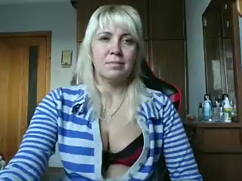 IrinaB1 online show from October 2025 11:00:01 AM