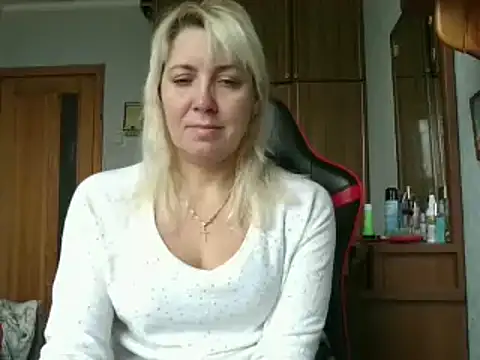 IrinaB1 online show from November 2025 07:39:01 AM