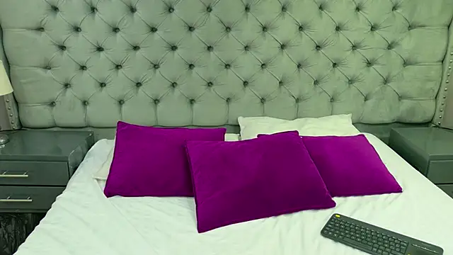 SamantaG online show from October 2025 01:46:02 PM