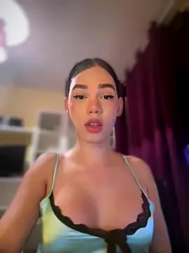 Snapshot of Carlita_cute chatting on October 2025 10:35:02 AM Carlita cute online show from October 2025 10:35:02 AM